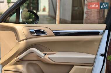 Внедорожник / Кроссовер Porsche Cayenne 2013 в 