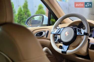 Внедорожник / Кроссовер Porsche Cayenne 2013 в 