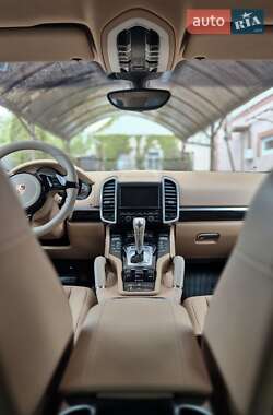 Внедорожник / Кроссовер Porsche Cayenne 2013 в 