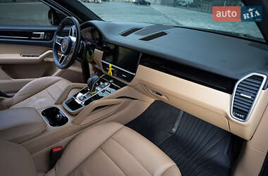 Внедорожник / Кроссовер Porsche Cayenne 2019 в 