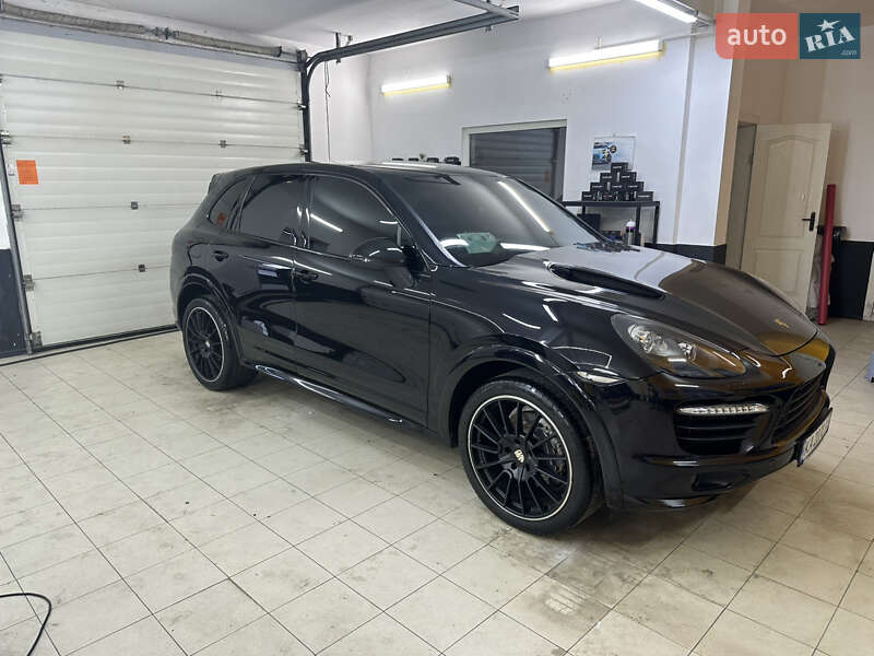 Внедорожник / Кроссовер Porsche Cayenne 2013 в 
