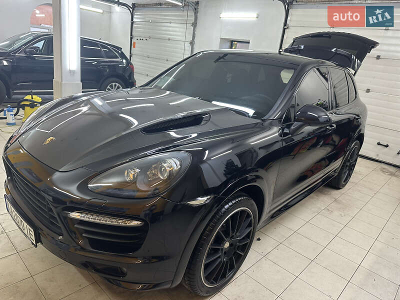 Внедорожник / Кроссовер Porsche Cayenne 2013 в Киеве