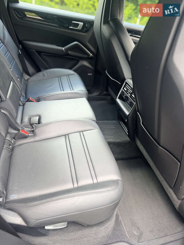 Позашляховик / Кросовер Porsche Cayenne 2019 в Красилові