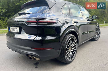 Позашляховик / Кросовер Porsche Cayenne 2019 в 