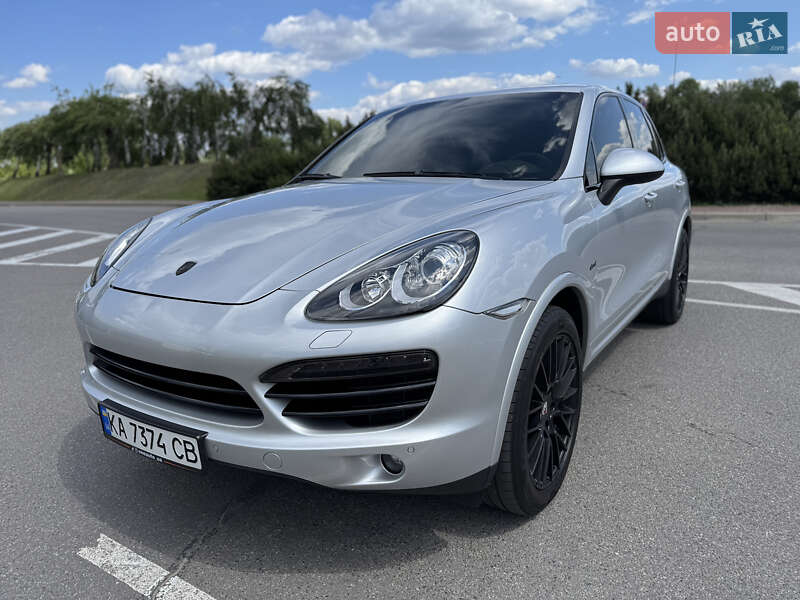 Внедорожник / Кроссовер Porsche Cayenne 2013 в 