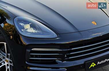 Позашляховик / Кросовер Porsche Cayenne 2021 в 