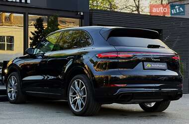 Позашляховик / Кросовер Porsche Cayenne 2021 в 