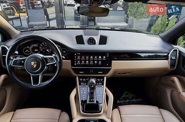 Позашляховик / Кросовер Porsche Cayenne 2021 в 