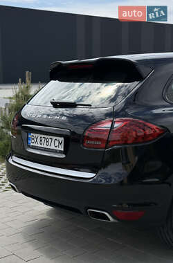 Позашляховик / Кросовер Porsche Cayenne 2012 в 
