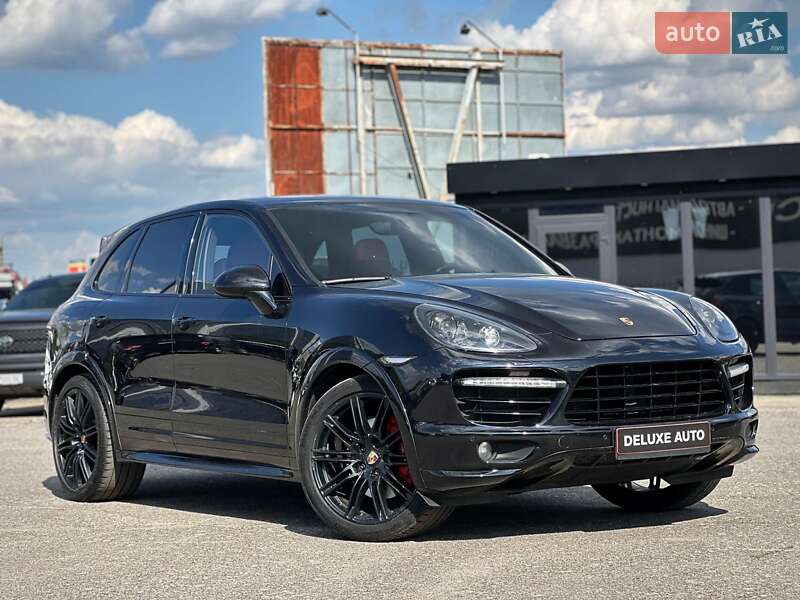 Внедорожник / Кроссовер Porsche Cayenne 2014 в Киеве