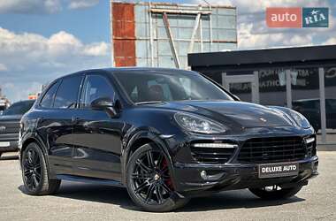 Внедорожник / Кроссовер Porsche Cayenne 2014 в 