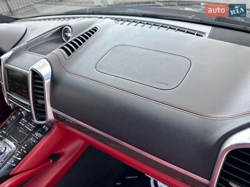 Внедорожник / Кроссовер Porsche Cayenne 2014 в Киеве