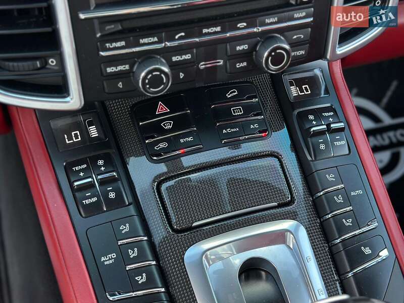 Внедорожник / Кроссовер Porsche Cayenne 2014 в Киеве