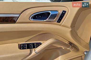 Внедорожник / Кроссовер Porsche Cayenne 2013 в 
