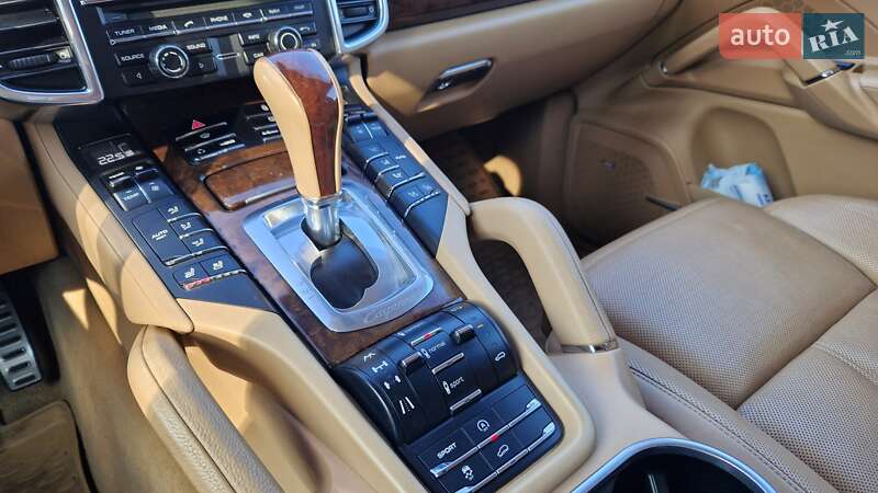 Внедорожник / Кроссовер Porsche Cayenne 2013 в Днепре