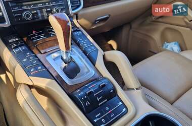 Внедорожник / Кроссовер Porsche Cayenne 2013 в 
