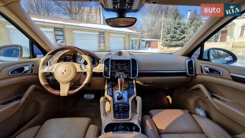 Внедорожник / Кроссовер Porsche Cayenne 2013 в Днепре