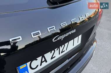 Внедорожник / Кроссовер Porsche Cayenne 2017 в 