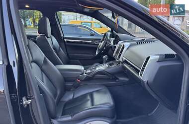 Внедорожник / Кроссовер Porsche Cayenne 2017 в 