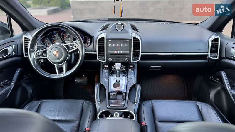 Внедорожник / Кроссовер Porsche Cayenne 2017 в Черкассах