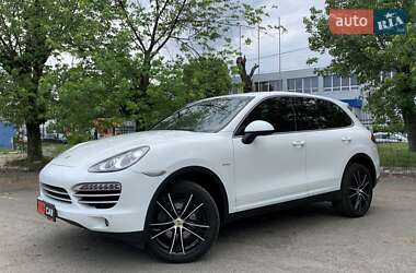 Внедорожник / Кроссовер Porsche Cayenne 2014 в 