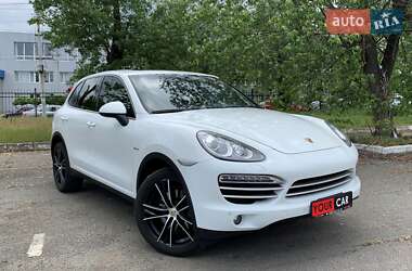 Внедорожник / Кроссовер Porsche Cayenne 2014 в 