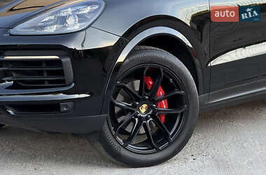 Внедорожник / Кроссовер Porsche Cayenne 2019 в 