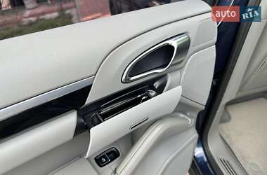 Внедорожник / Кроссовер Porsche Cayenne 2011 в 