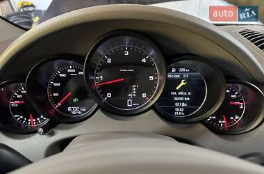 Внедорожник / Кроссовер Porsche Cayenne 2011 в 