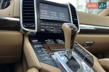 Позашляховик / Кросовер Porsche Cayenne 2010 в 