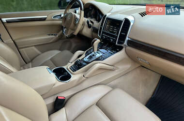 Внедорожник / Кроссовер Porsche Cayenne 2012 в 