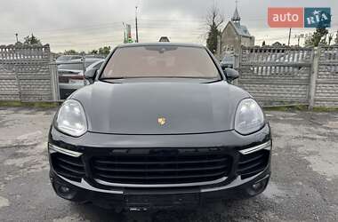 Внедорожник / Кроссовер Porsche Cayenne 2015 в 