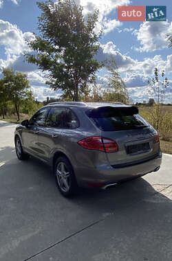 Внедорожник / Кроссовер Porsche Cayenne 2010 в 
