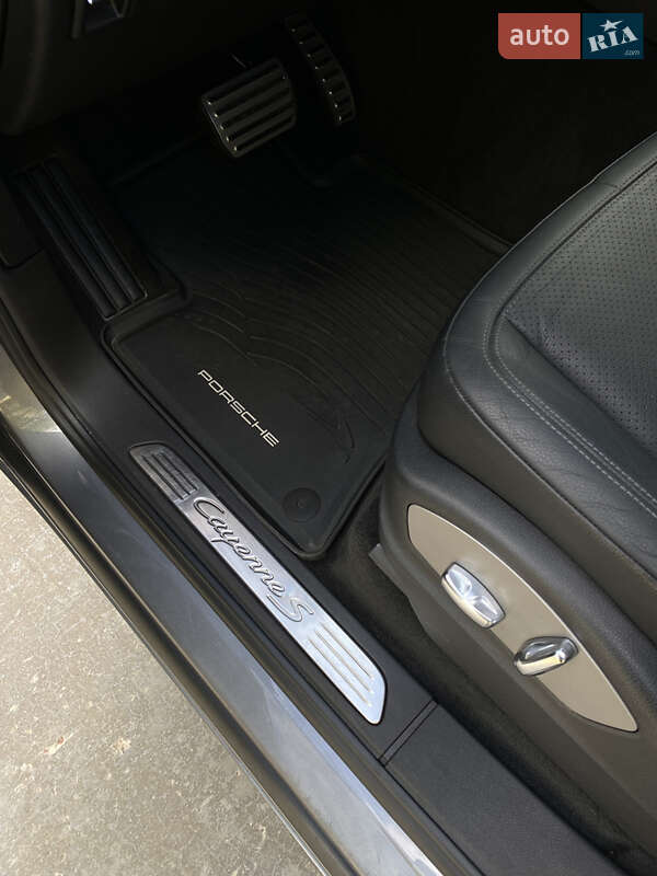 Позашляховик / Кросовер Porsche Cayenne 2010 в Києві фото 34 Позашляховик / Кросовер Porsche Cayenne 2010 в Києві