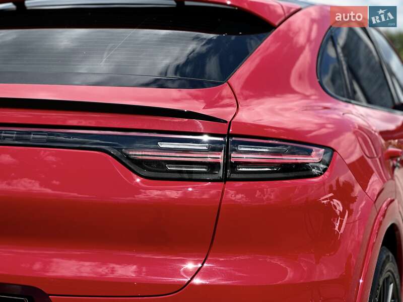 Позашляховик / Кросовер Porsche Cayenne 2021 в Києві