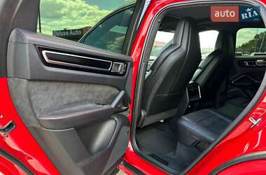 Внедорожник / Кроссовер Porsche Cayenne 2021 в 