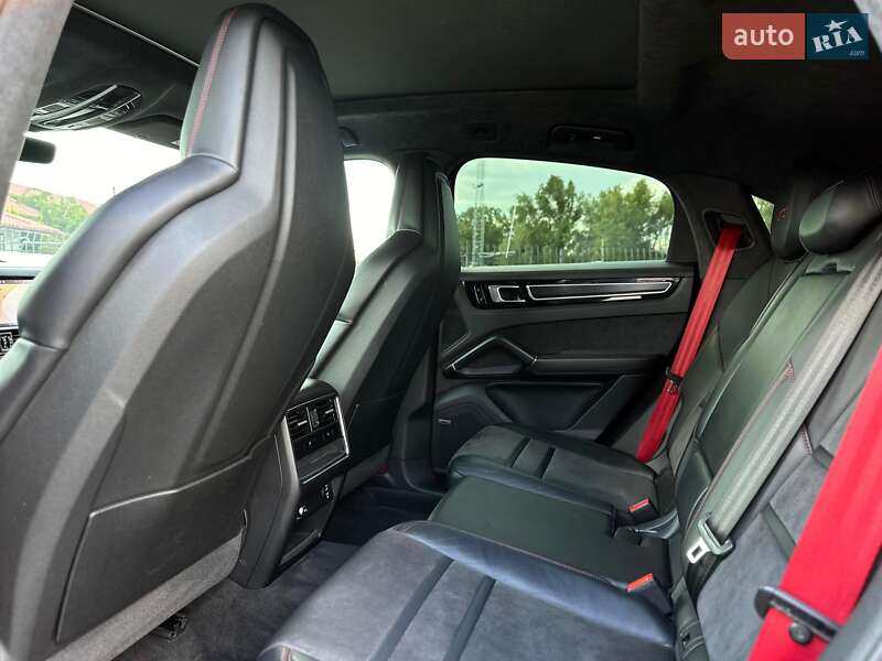 Позашляховик / Кросовер Porsche Cayenne 2021 в Києві