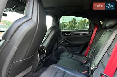 Внедорожник / Кроссовер Porsche Cayenne 2021 в 