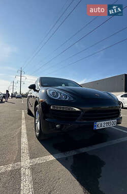 Позашляховик / Кросовер Porsche Cayenne 2012 в 