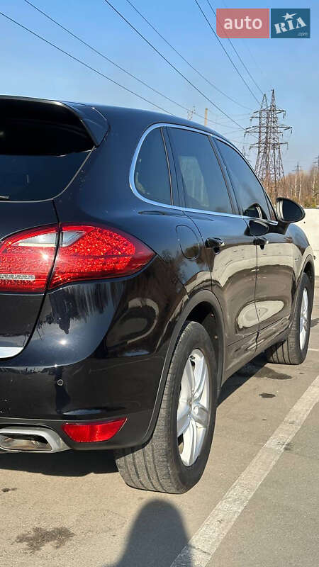 Внедорожник / Кроссовер Porsche Cayenne 2012 в Ирпене
