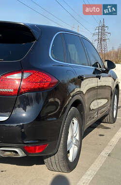 Позашляховик / Кросовер Porsche Cayenne 2012 в 