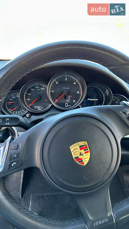 Внедорожник / Кроссовер Porsche Cayenne 2012 в Ирпене