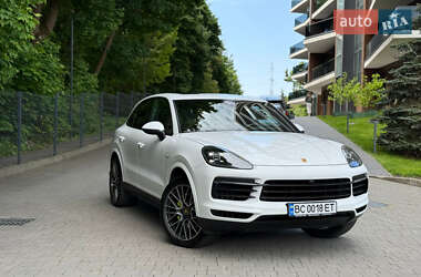 Внедорожник / Кроссовер Porsche Cayenne 2021 в 