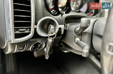 Внедорожник / Кроссовер Porsche Cayenne 2011 в 