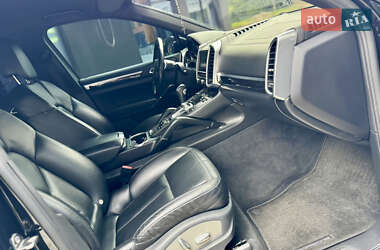 Внедорожник / Кроссовер Porsche Cayenne 2011 в 