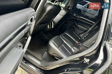 Внедорожник / Кроссовер Porsche Cayenne 2011 в 