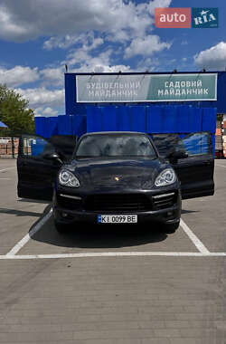 Внедорожник / Кроссовер Porsche Cayenne 2013 в 