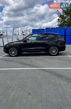 Внедорожник / Кроссовер Porsche Cayenne 2013 в 