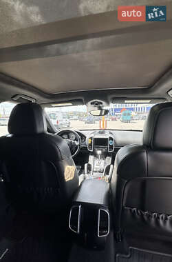 Внедорожник / Кроссовер Porsche Cayenne 2013 в 
