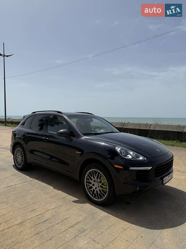 Внедорожник / Кроссовер Porsche Cayenne 2016 в Днепре